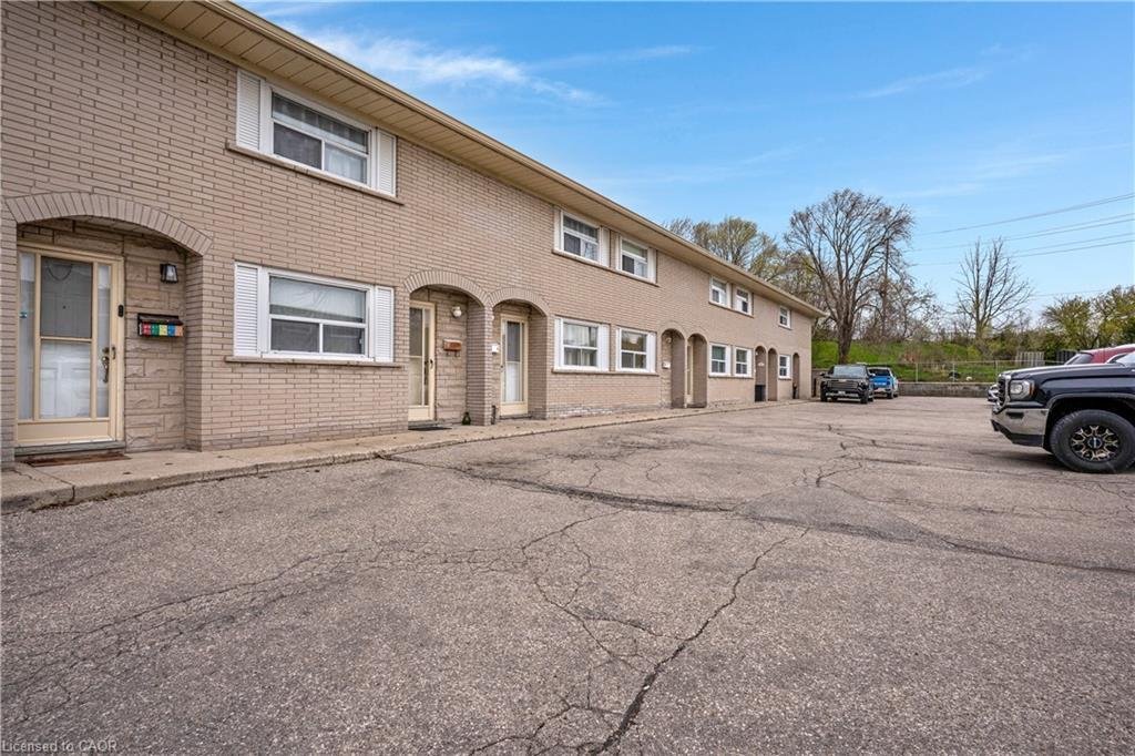 House in Cambridge, Ontario, Canada 5 - 19061569