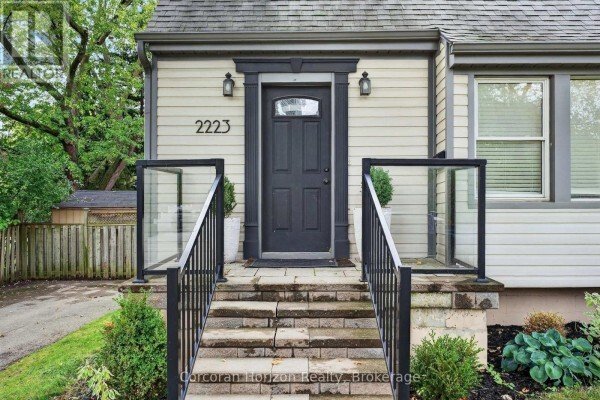 House in Burlington, Ontario, Canada 4 - 19061510