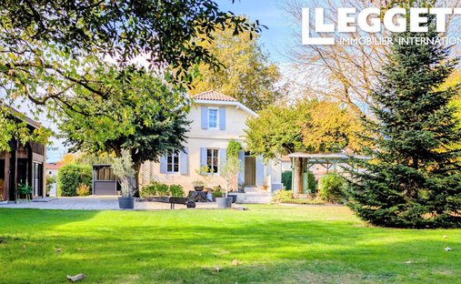 House in Saint-Denis-de-Pile, Nouvelle-Aquitaine, France 1