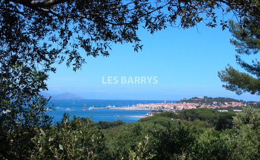 Villa in Gassin, Provence-Alpes-Côte d'Azur, France 1