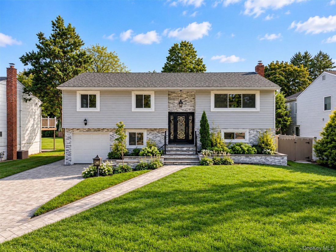 Casa a New Hyde Park, New York, Stati Uniti 1 - 18995350