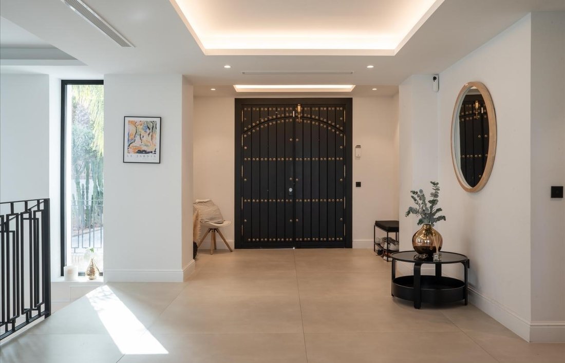 Villa in Nueva Andalucía, Marbella, Spanien 4 - 19064452