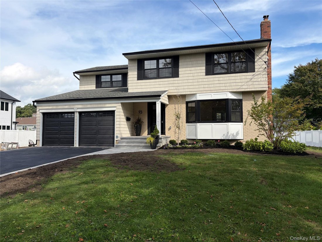 House in West Islip, New York, United States 1 - 19062950