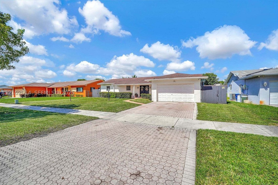 Maison à Miami Gardens, Floride, États-Unis 2 - 19062907