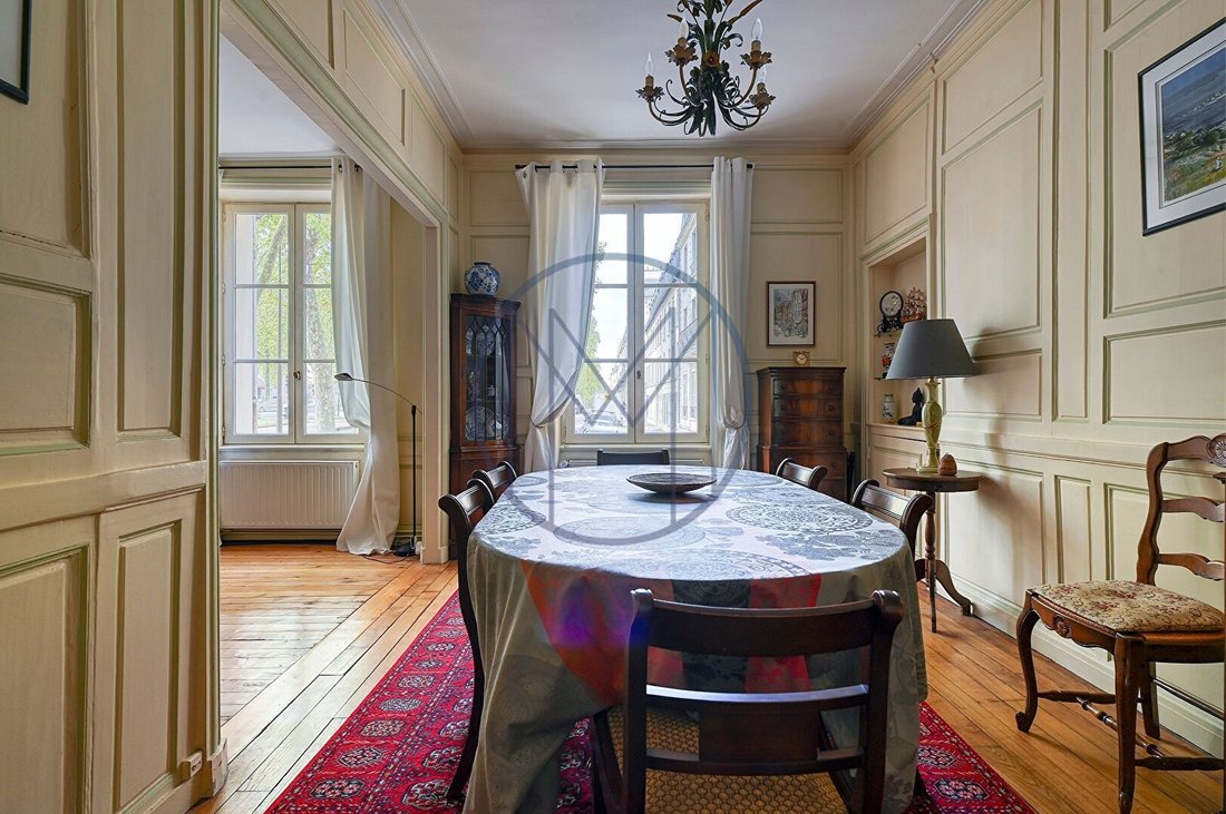 Apartment in Domaine National du Château, Versailles, France 5 - 19064077