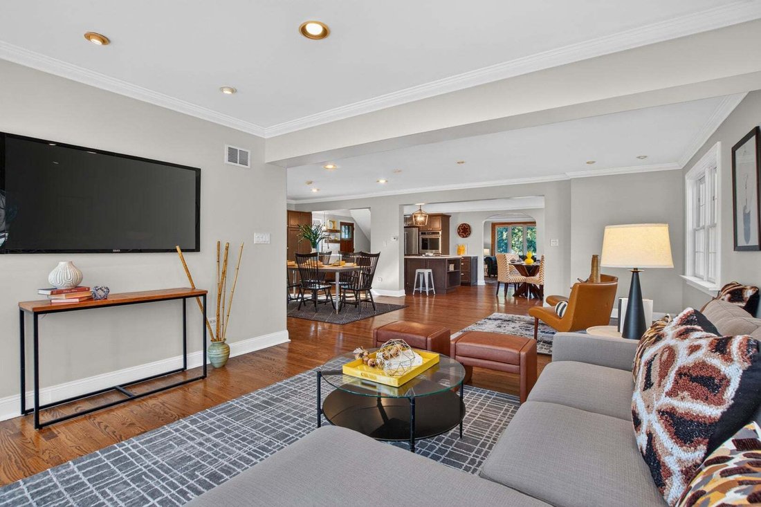 House in Des Plaines, Illinois, United States 4 - 19063258
