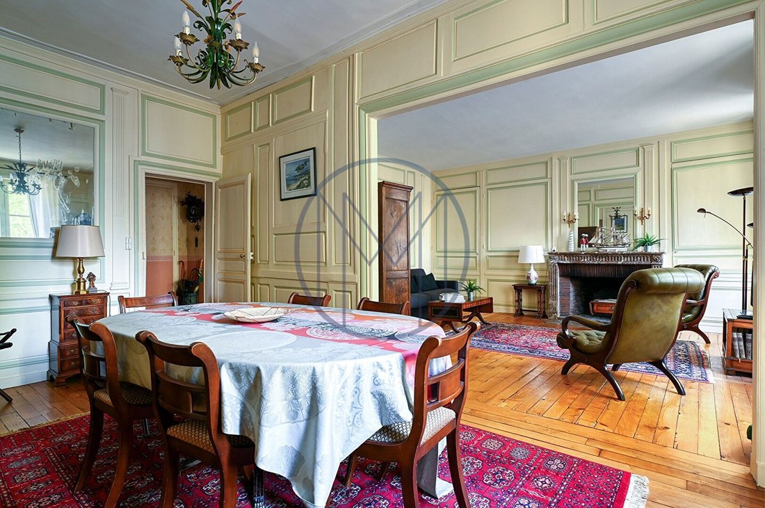 Apartment in Domaine National du Château, Versailles, France 4 - 19064077
