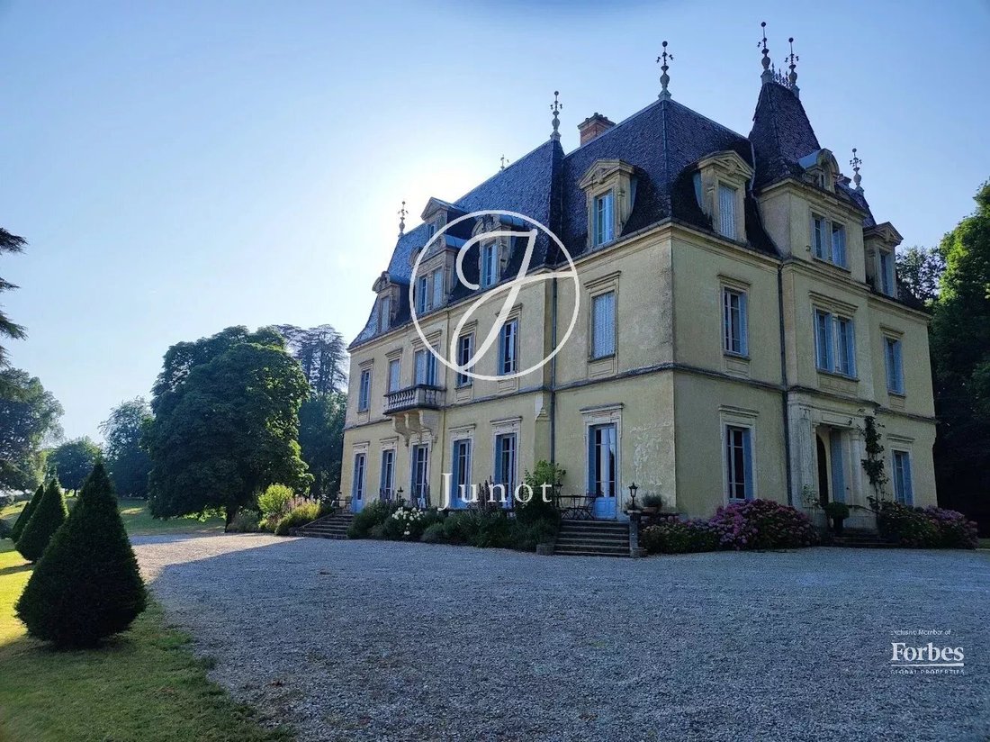 Castillo en Jujurieux, Auvernia-Ródano-Alpes, Francia 2 - 19064389