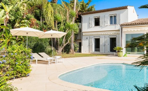 House in Vaug, Villeneuve-Loubet, France 1