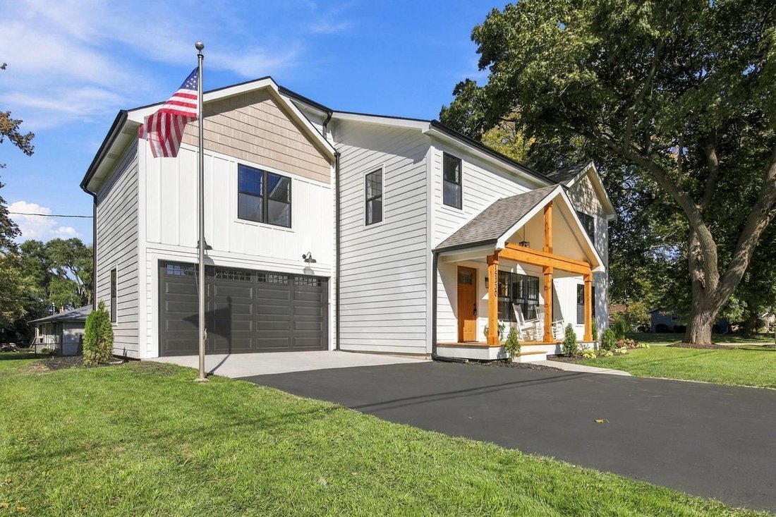 House in Brookfield, Wisconsin, United States 4 - 19059147