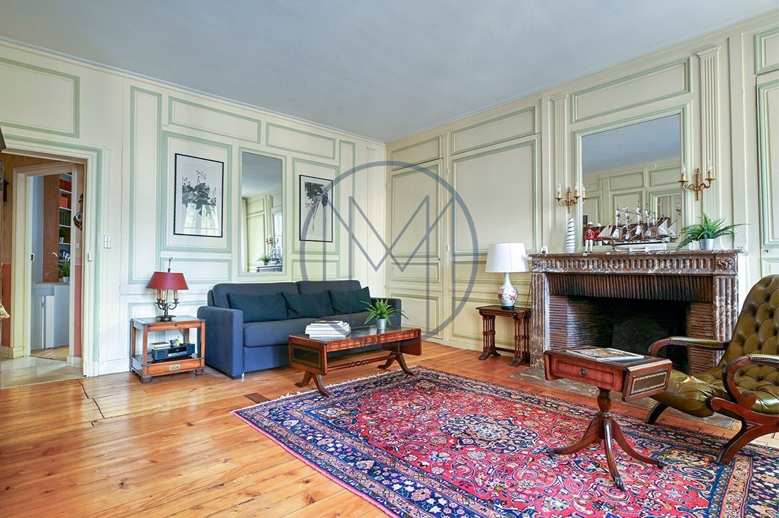Apartment in Domaine National du Château, Versailles, France 2 - 19064077
