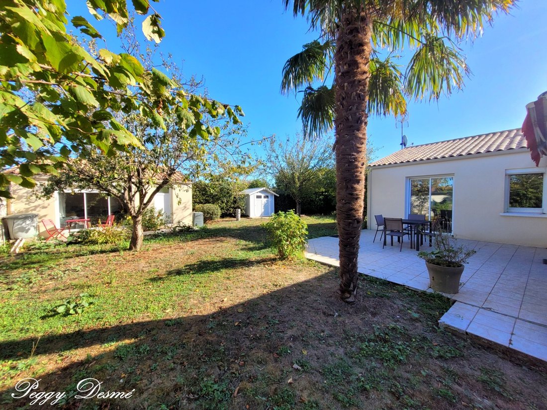 House in Saint-Xandre, Nouvelle-Aquitaine, France 1 - 19064311