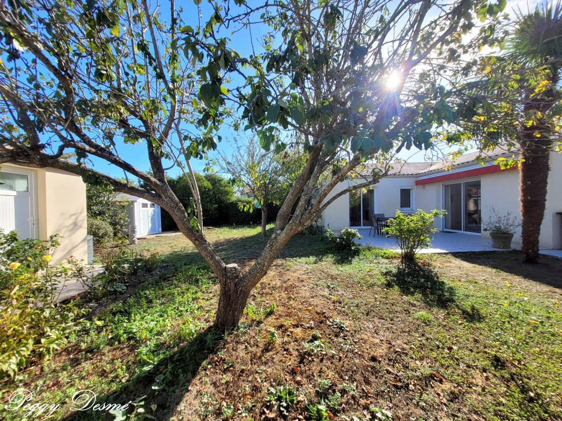 House in Saint-Xandre, Nouvelle-Aquitaine, France 3 - 19064311