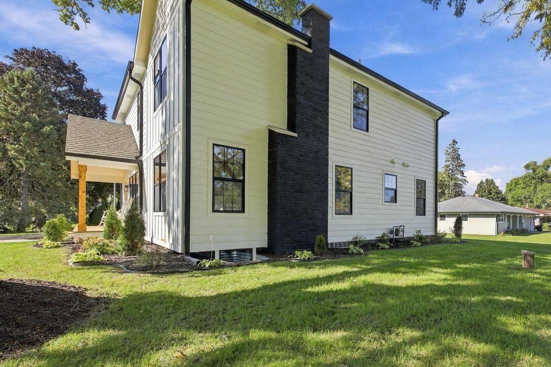 House in Brookfield, Wisconsin, United States 3 - 19059147