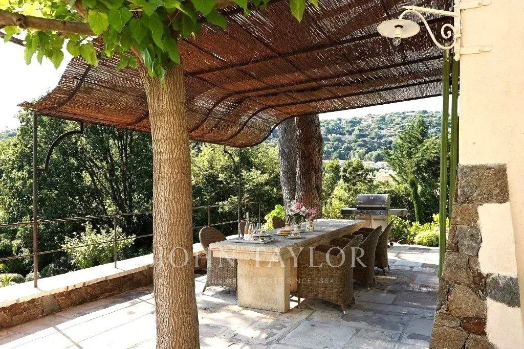 Villa in Grimaud, Provence-Alpes-Côte d'Azur, Frankreich 2 - 13062589