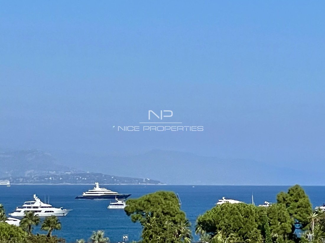 Villa in Ponteil, Antibes, France 1 - 18647589