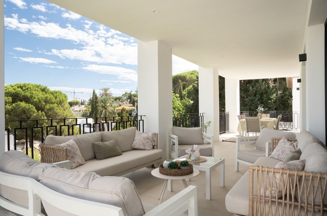 Villa in Nueva Andalucía, Marbella, Spanien 3 - 19064452