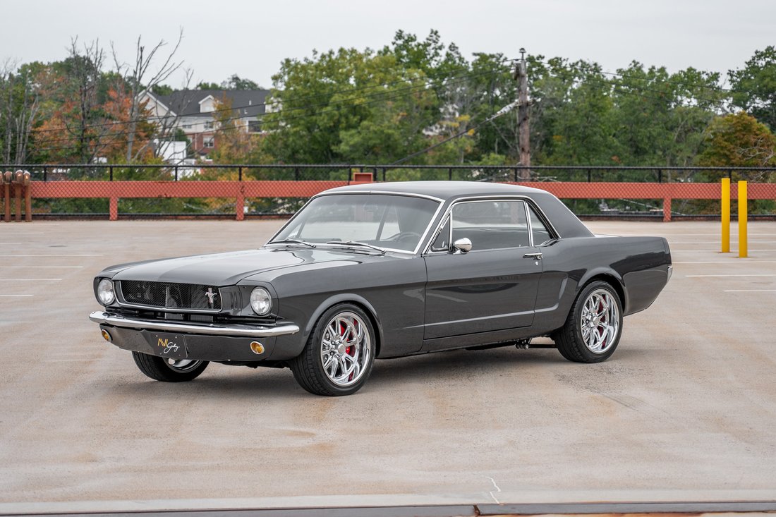 Coupe in Newton, MA, United States 1 - 19061455