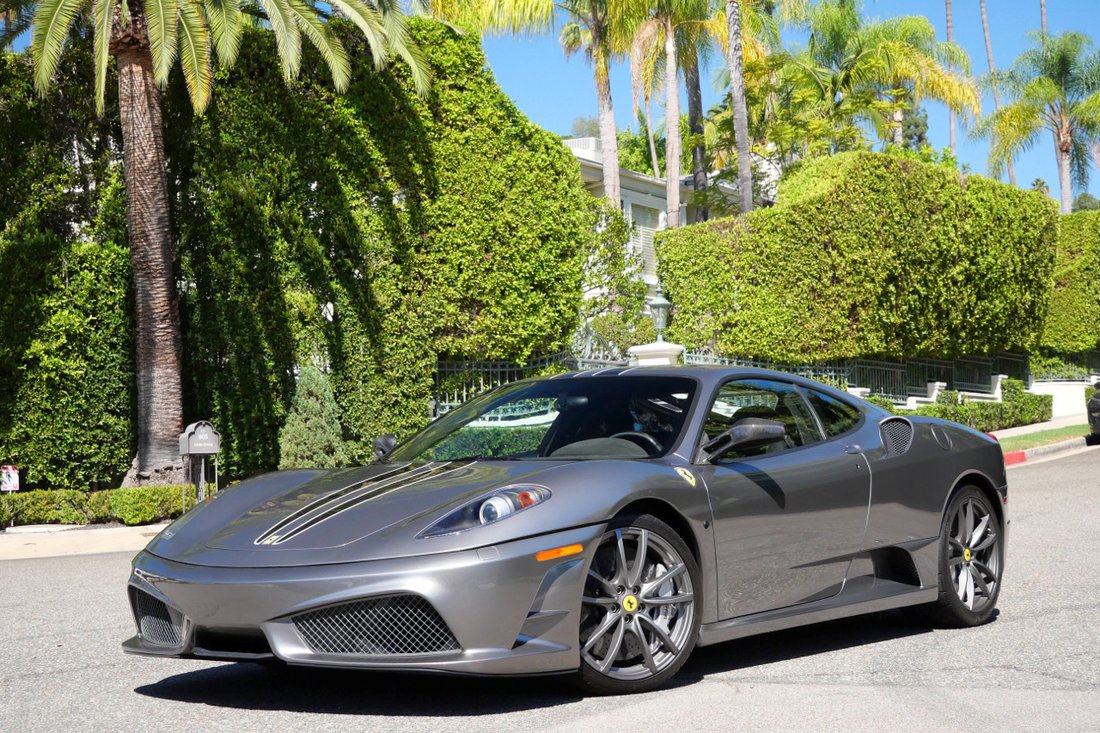 Coupe in West Hollywood, CA, United States 1 - 19061339