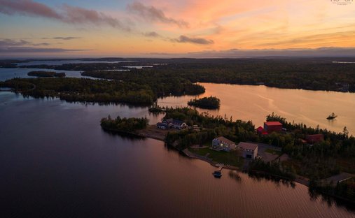 Haus in Middle Porters Lake, Nova Scotia, Kanada 1