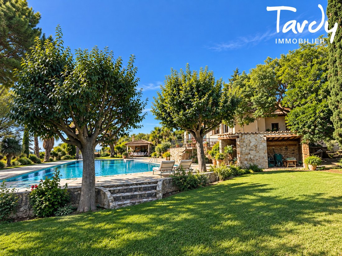 Villa en La Cadière-d'Azur, Provenza-Alpes-Costa Azul, Francia 4 - 19067002