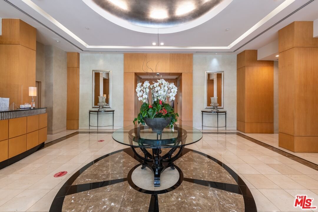 Condo in Los Angeles, California, United States 5 - 19067457