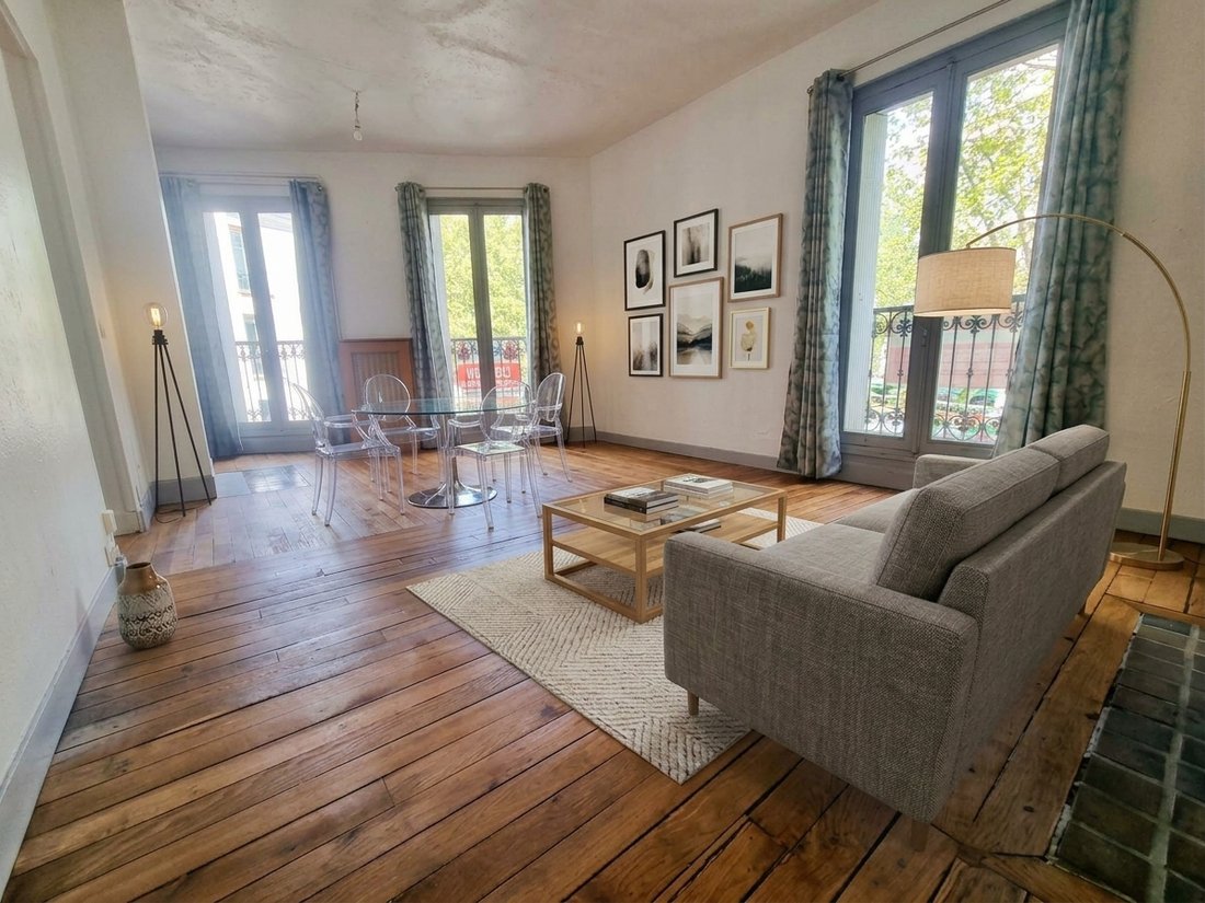 Apartment in Faubourg du Temple-Hôpital Saint Louis, Paris 10e Arrondissement, Paris 1 - 18822244