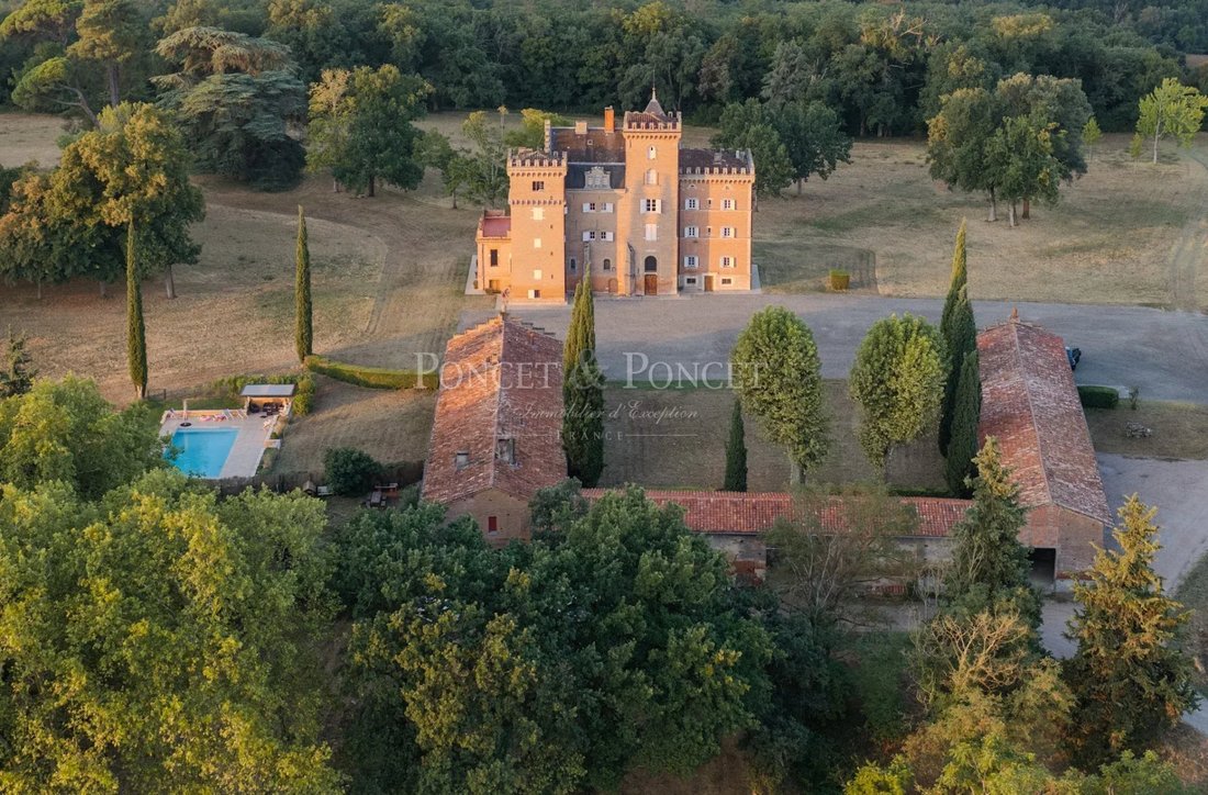 Château à Capitole, Toulouse, France 2 - 19067731