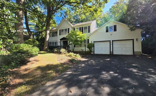 House in East Brunswick, New Jersey, United States 1