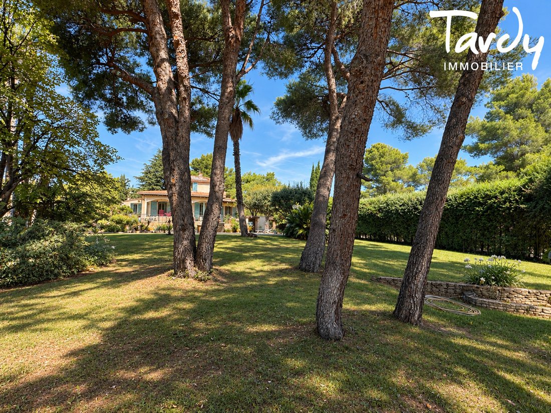 Villa en La Cadière-d'Azur, Provenza-Alpes-Costa Azul, Francia 2 - 19067002