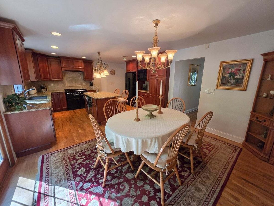 Casa a East Brunswick, New Jersey, Stati Uniti 2 - 19066016