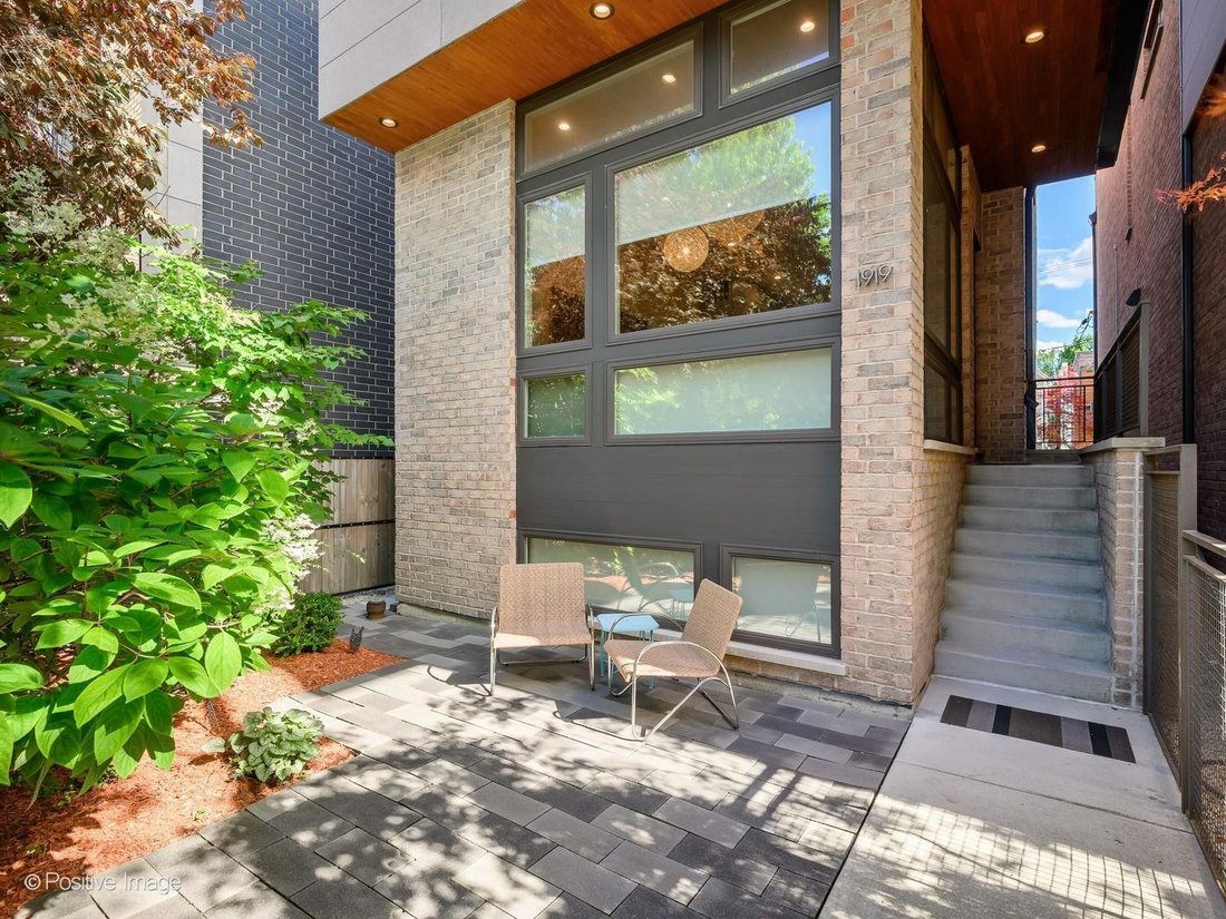 House in Chicago, Illinois, United States 2 - 19067310