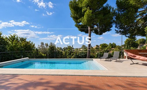 House in Le Vallon-La Croix Blanche-Basses Viougues-Coustelade, Salon-de-Provence, France 1