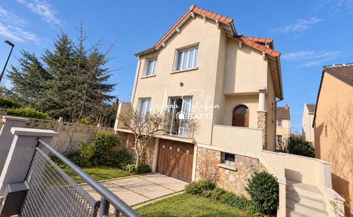 House in Résidence du Parc, Massy, France 1