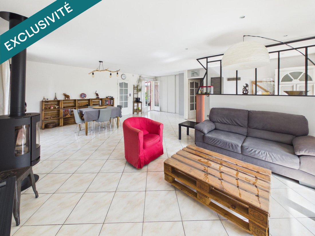 House in Saint-Medard-en-Jalles, Nouvelle-Aquitaine, France 3 - 19067877