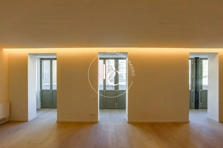 Wohnung in Eixample, Barcelona, Spanien 3 - 19067188