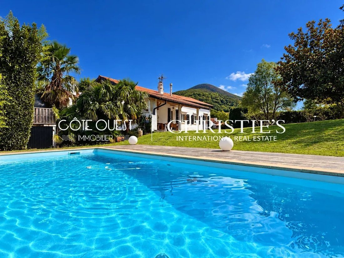 Villa in Ascain, Nouvelle-Aquitaine, France 1 - 16807440