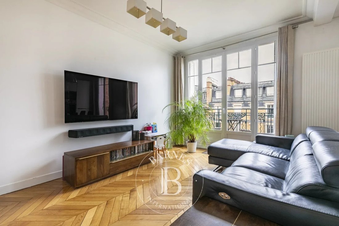 Apartment in Violet Commerce, Paris 15e Arrondissement, Paris 5 - 19066606