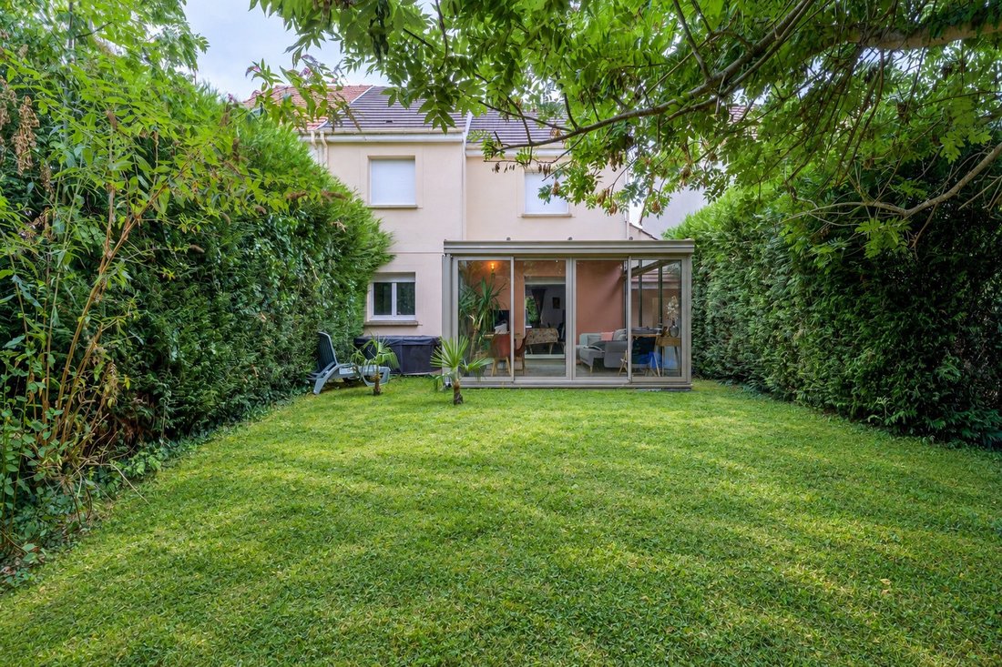 Casa en Chennevieres-sur-Marne, Isla de Francia, Francia 1 - 19066874