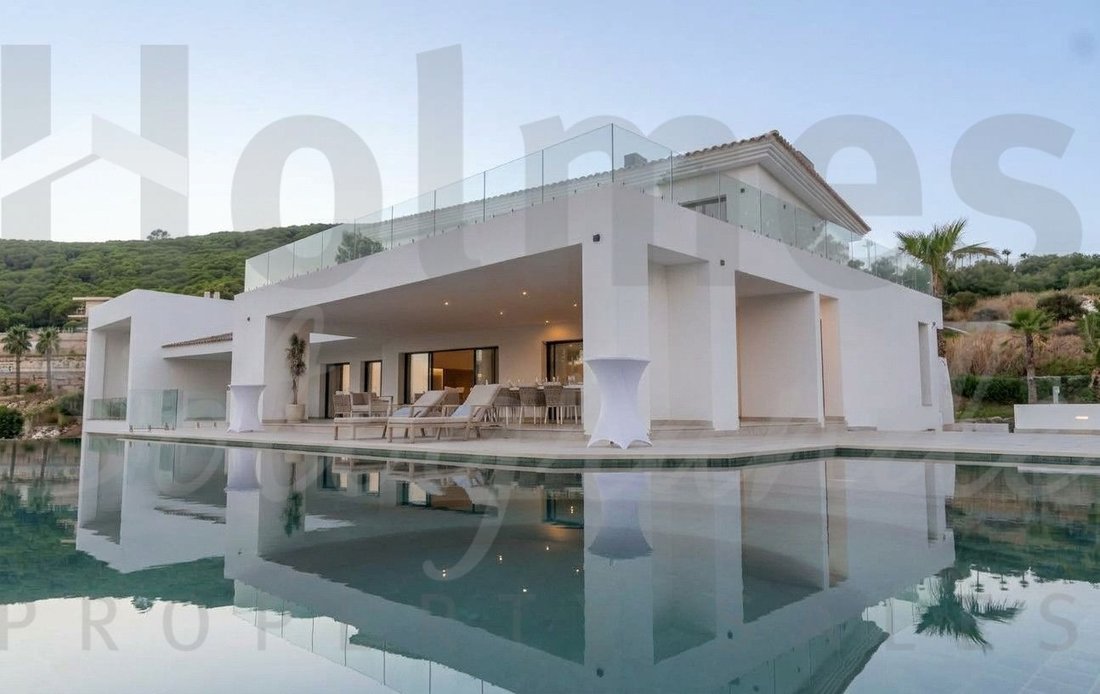 Villa in Sotogrande, San Roque, Andalusia 1 - 18084826