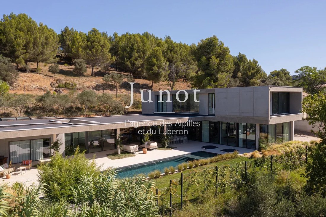 House in Paradou, Provence-Alpes-Côte d'Azur, France 1 - 19067115