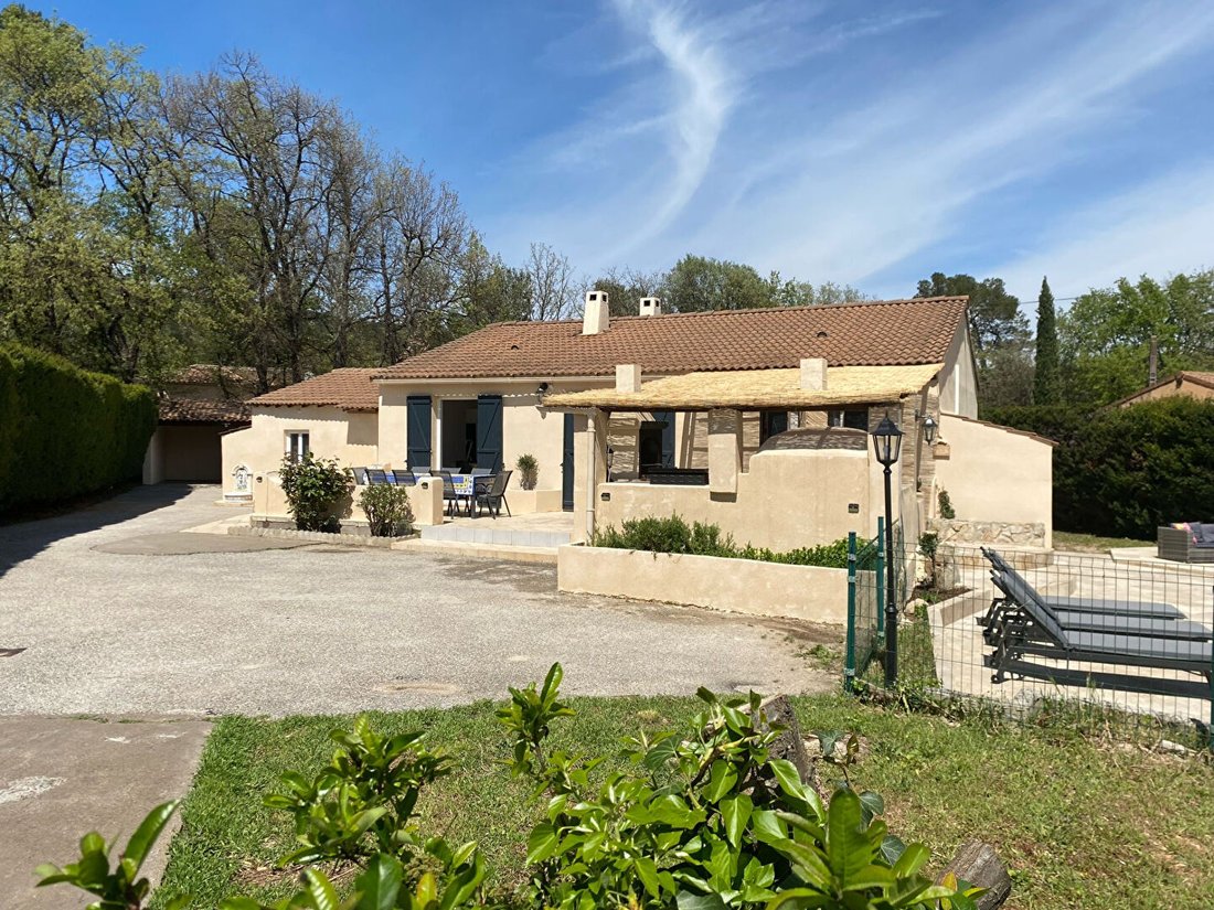Villa en Garéoult, Provenza-Alpes-Costa Azul, Francia 1 - 19067752
