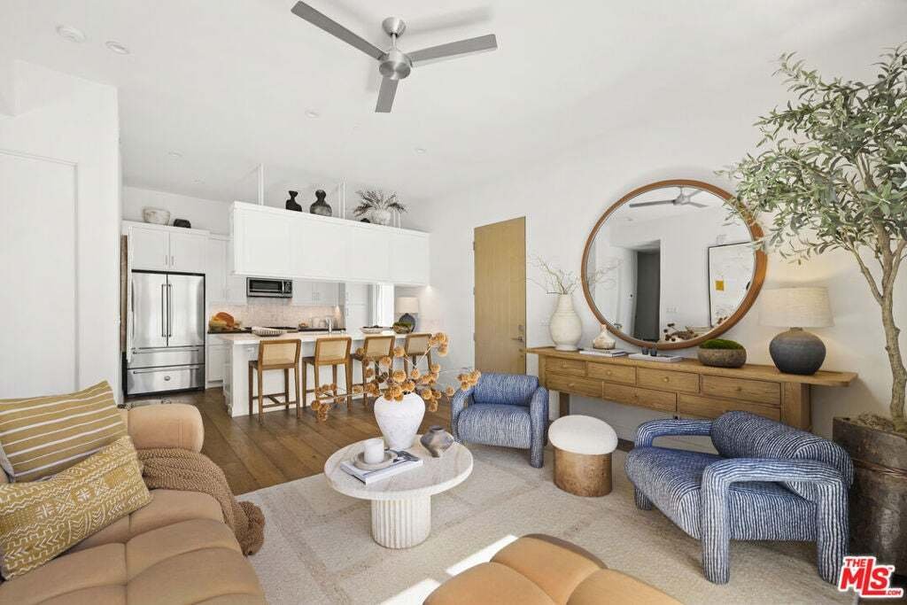 Appartement à Los Angeles, Californie, États-Unis 2 - 19067004