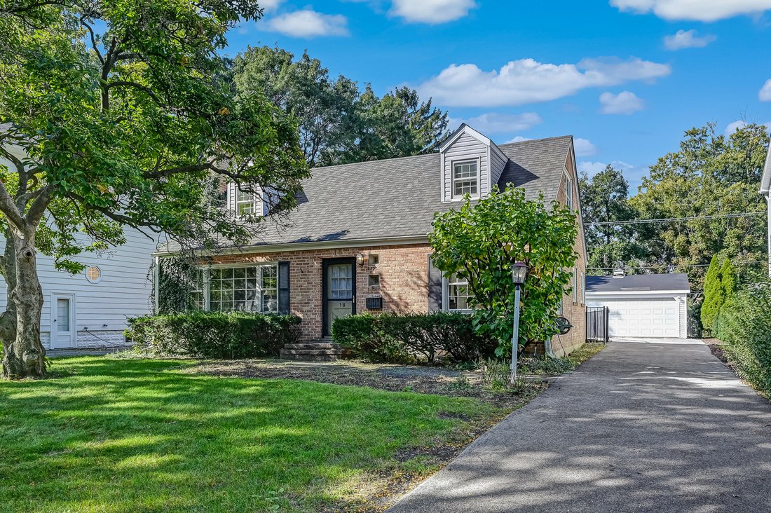House in Clarendon Hills, Illinois, United States 2 - 19067454