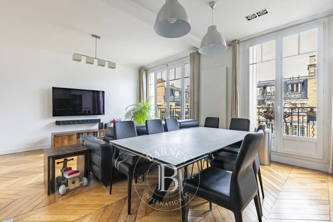 Apartment in Violet Commerce, Paris 15e Arrondissement, Paris 3 - 19066606
