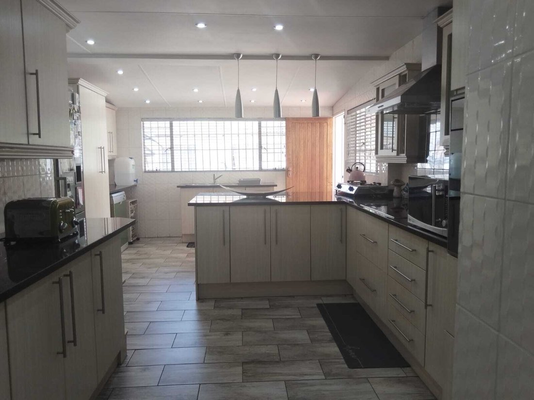 Casa a Città Metropolitana di Ekurhuleni, Gauteng, Sudafrica 2 - 19067789