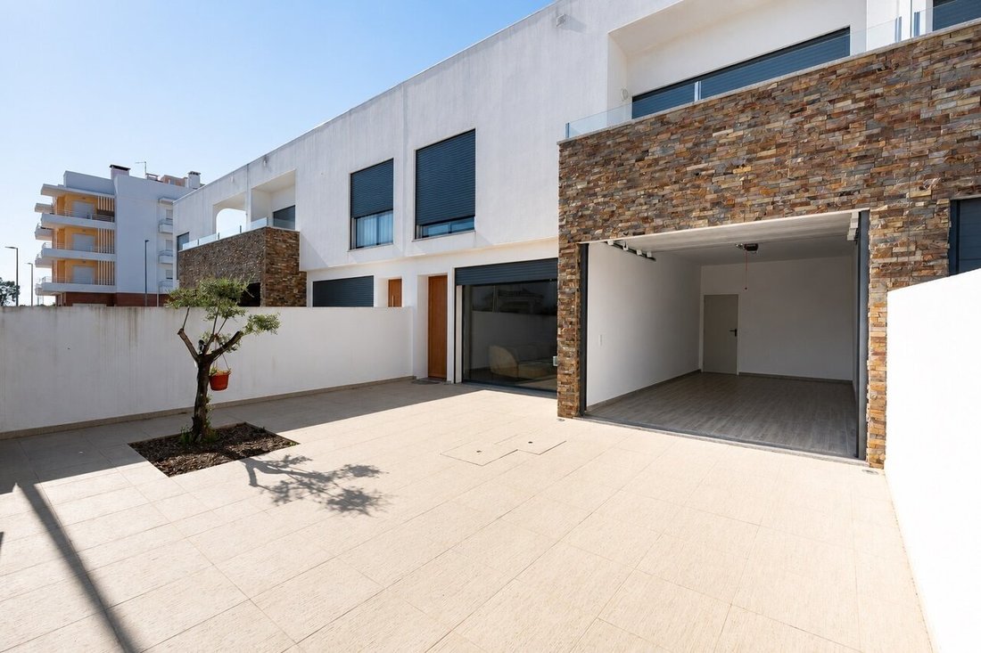 Casa en Nossa Senhora de Fátima, Distrito de Santarém, Portugal 1 - 19066850