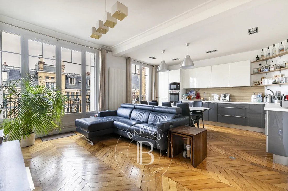 Apartment in Violet Commerce, Paris 15e Arrondissement, Paris 2 - 19066606