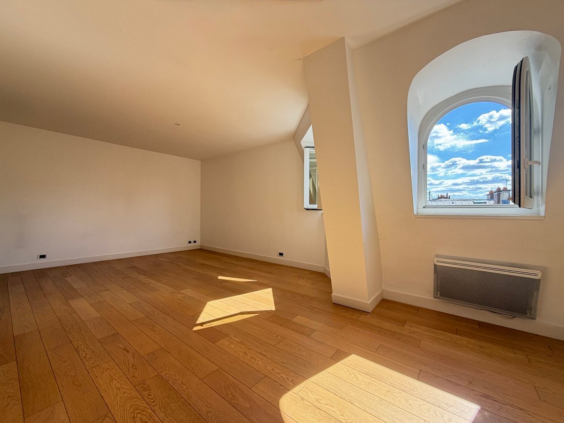 Appartement à Saint Philippe du Roule, Paris 8e Arrondissement, Paris 3 - 19067082