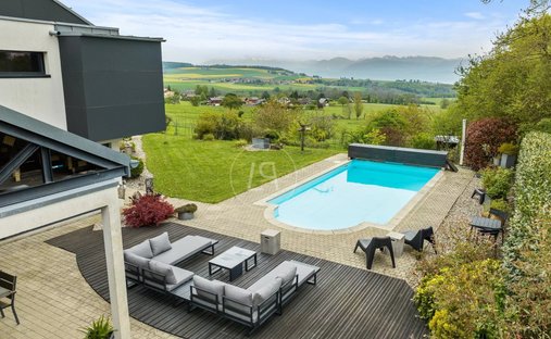 House in Bassins, Vaud, Switzerland 1